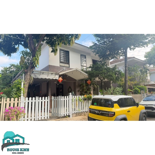 Bán  căn biệt  thự sân  vườn  Quận  9