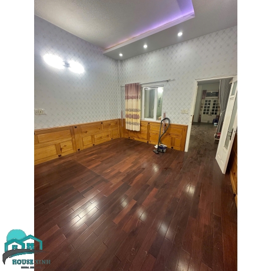 Bán  nhà  1 lau full  nội thất 